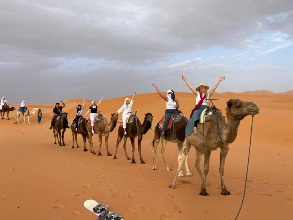 Sahara Dunes Luxury Camp メルズーガ エクステリア 写真